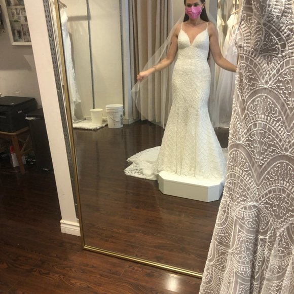 Wedding dress - Picture 4 of 13